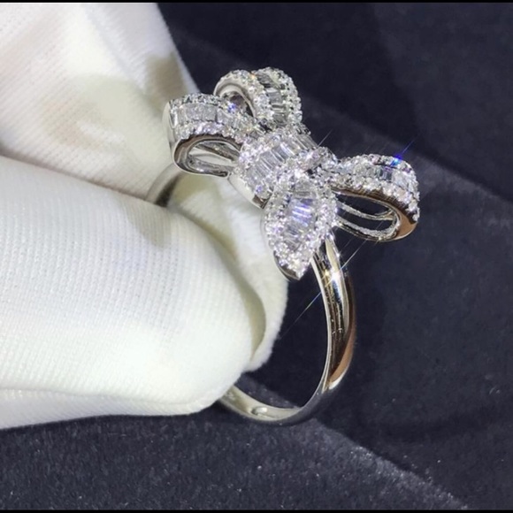 Large GORGEOUS Bow Diamond Baguette Ring💍, Cocktail Ring, Statement Ring - Picture 5 of 8